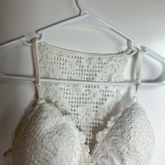White lace aerie bralette - Picture 2 of 6